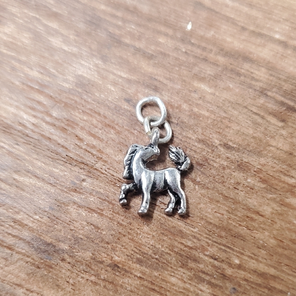 P270 Galloping‎ Stallion Horse Charm